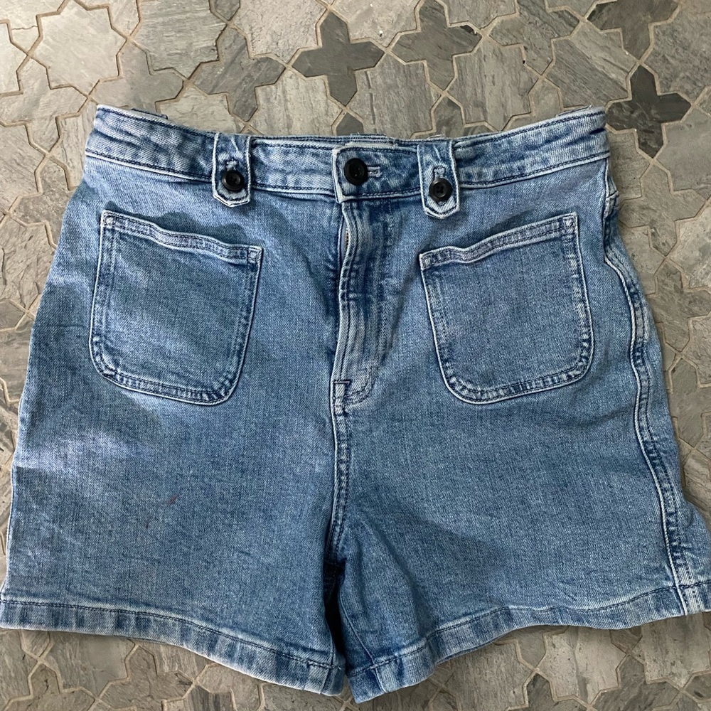 J. Crew denim shorts in Size 6